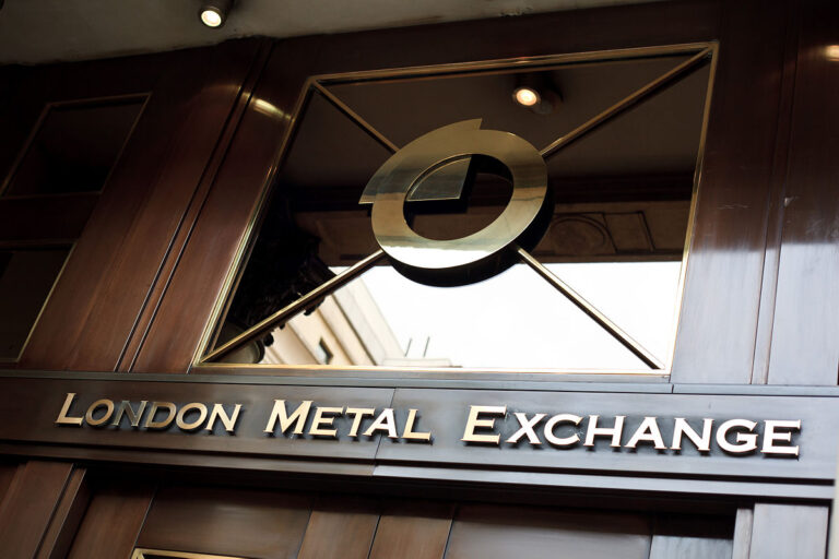 LME rebar contracts sees increases on week, near-term contango persists
