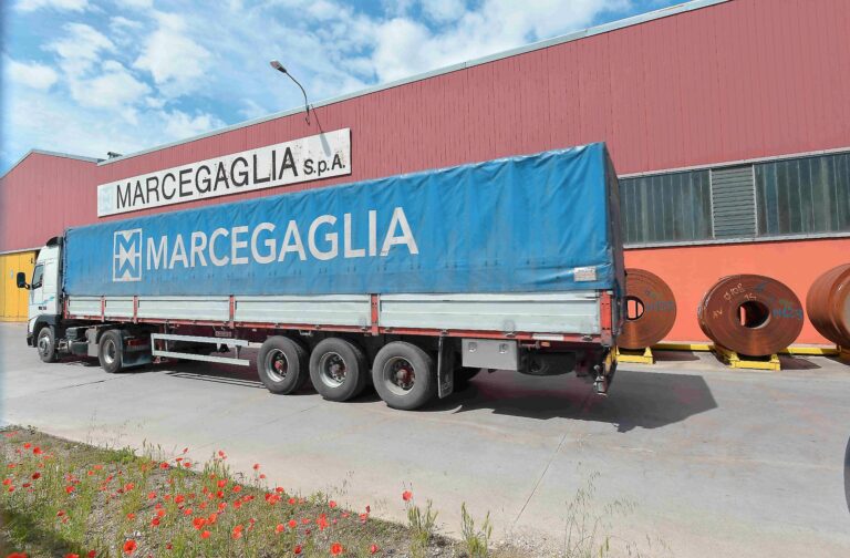 Italian re-roller Marcegaglia enters crude steel market with Outokumpu stainless longs buy
