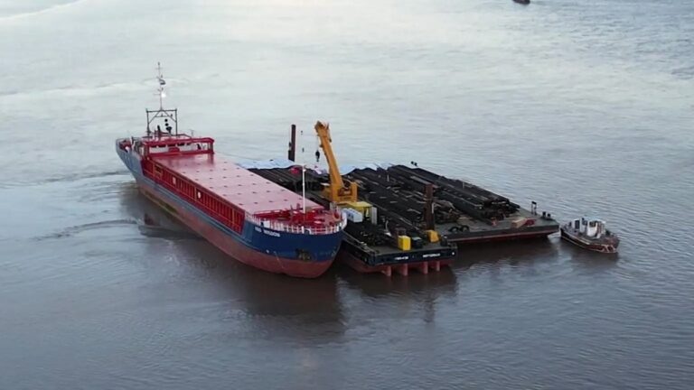 ArcelorMittal steel removed from stranded ship