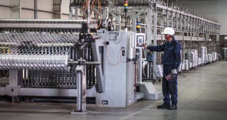 Falling demand, prices slash Stalprofil earnings
