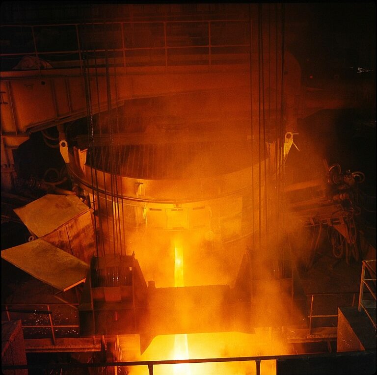 German steel industry bemoans continuing output drop