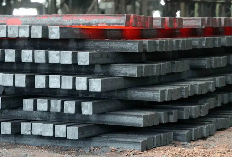 Nova Hut sources semis from Benteler